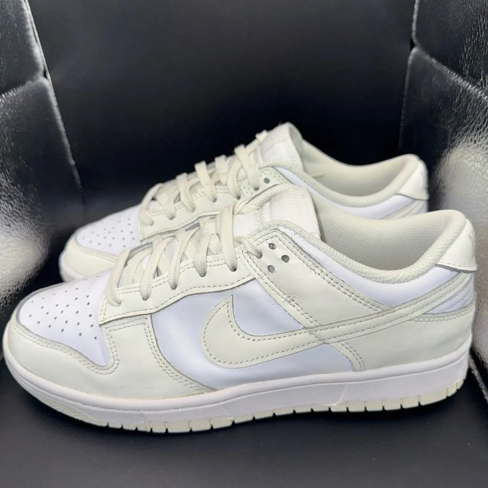 Nike Women's Sneakers - White